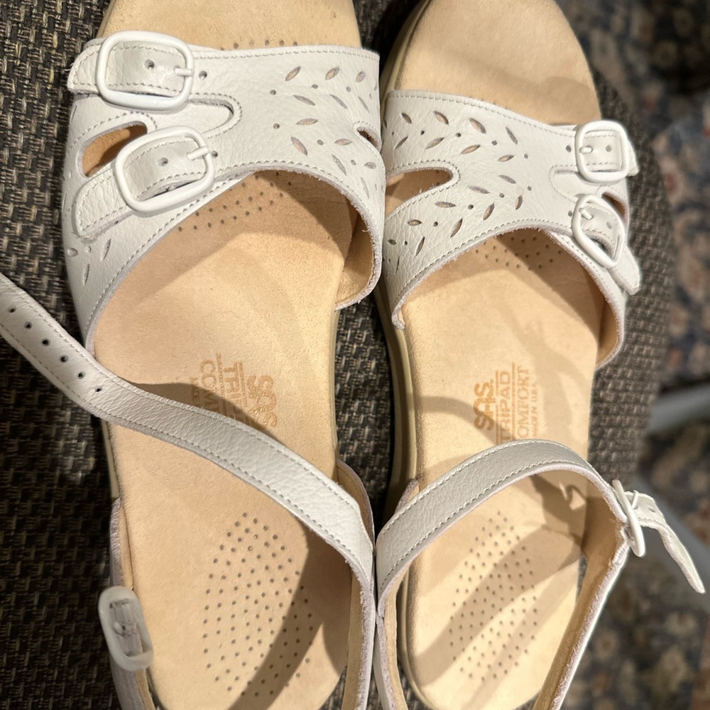 SAS Women's White Sandals 7.5 N‎